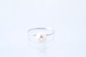 HOLLY PEARL RING